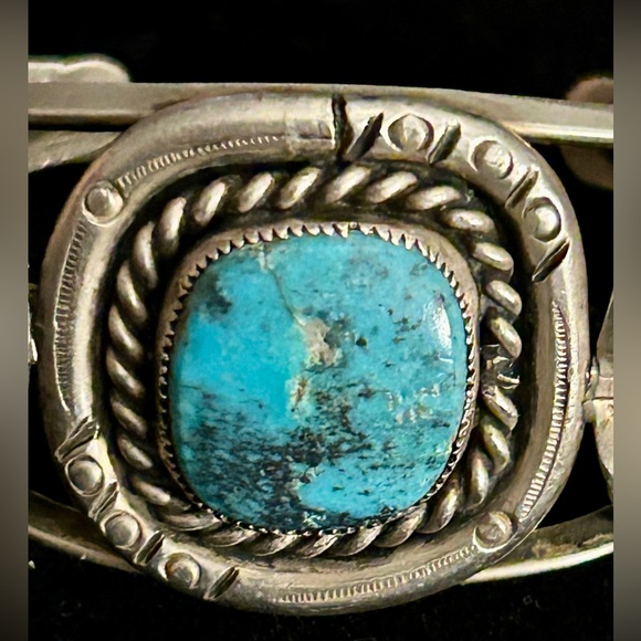 Opulent Vintage American Navajo Sterling and Carico Lake Turquoise. Hand made. - Picture 6 of 16